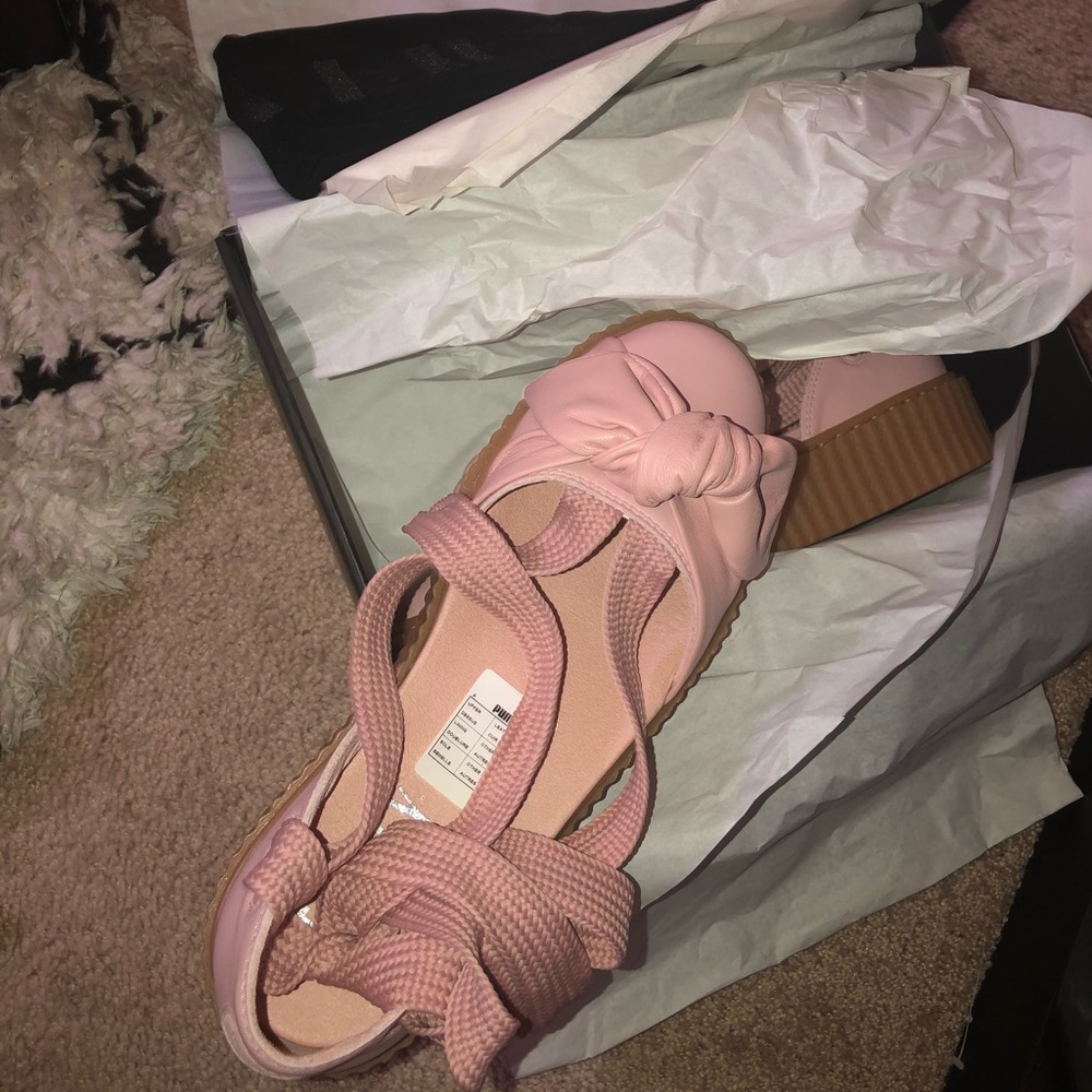 Fenty bow platforms